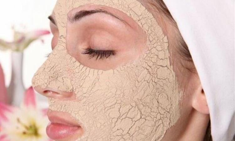 فوائد قناع الخميرة وماء الورد